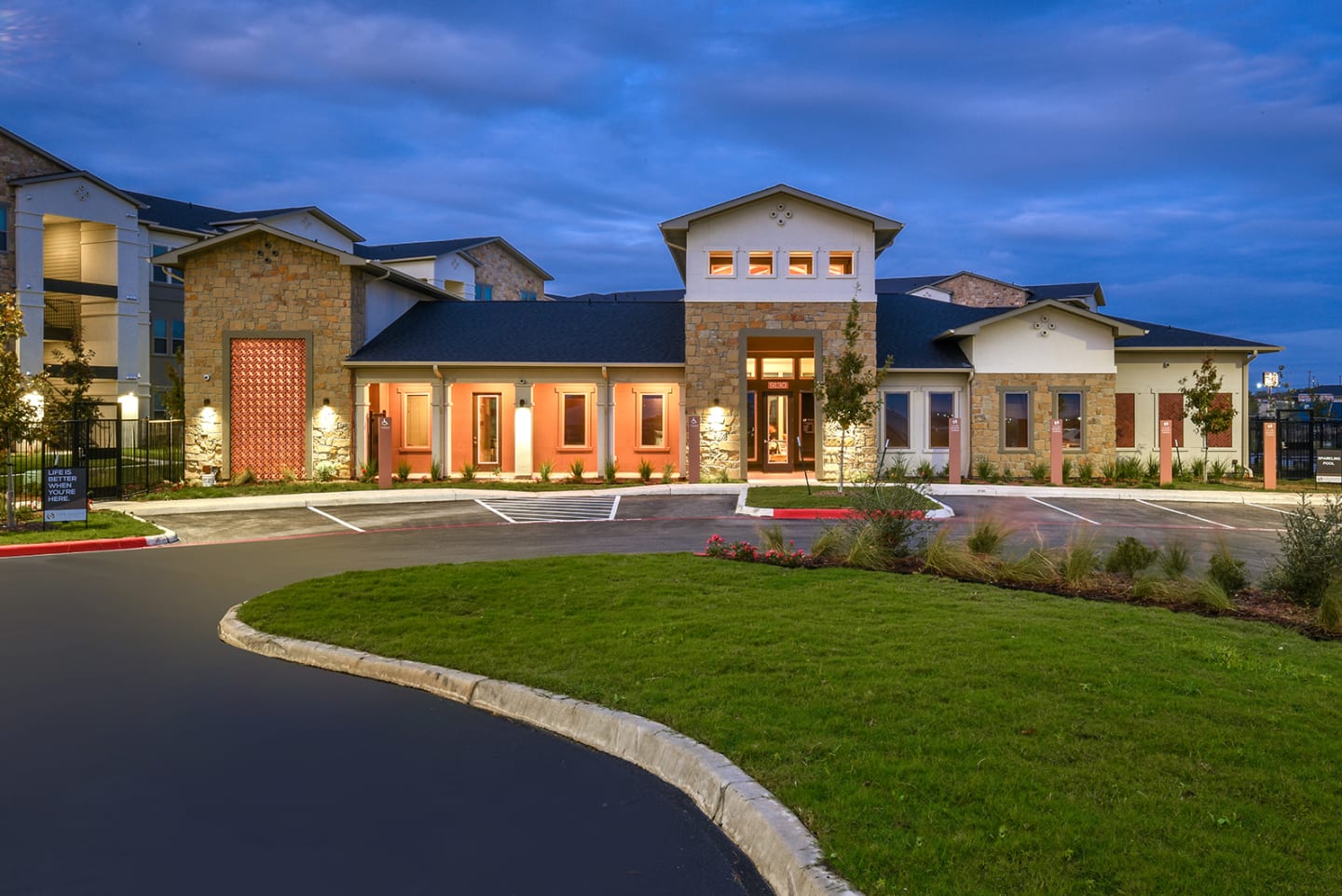 The Scott at Medio Creek Alta Architects